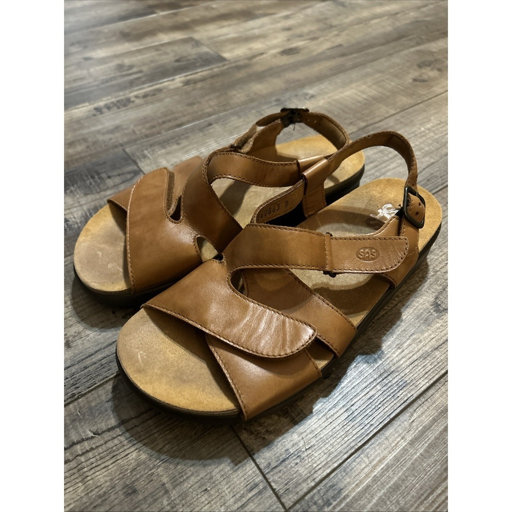 SAS Huggy Womens 9 1/2 Comfort Sandal Adjustable Ankle Strap CARAMEL